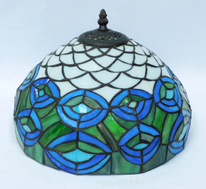 Lot 22 - Vintage Lead Light Glass Lamp shade - blue & green border with whit Lot 22 - Vintage Lead Light Glass Lamp shade - blue & green border with whit