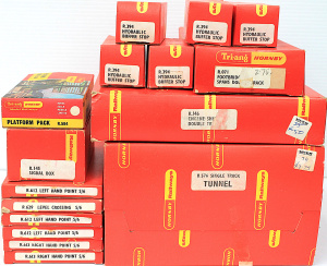 Lot 100 - Lot of Vintage boxed Hornby Scale Railway Accessories inc Buffer Stops