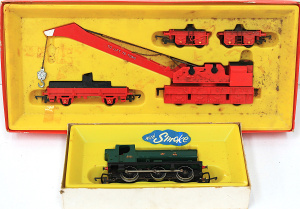 Lot 115 - 2 x vintage boxed Hornby Ho Gauge model Railway items - Steam Locomot