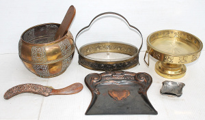 Lot 122 - Group lot vintage Art Nouveau Metal items inc Brass Jardinire 17cm H, Lot 122 - Group lot vintage Art Nouveau Metal items inc Brass Jardinire 17cm H,