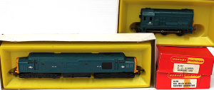 Lot 126 - 2 x Vintage boxed Hornby Diesel Locos - Class 08 Shunter Locomotive &a