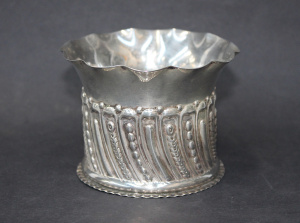 Lot 192 - c1891 Sterling Silver Hallmarked Wine Coaster - London William Comyns Lot 192 - c1891 Sterling Silver Hallmarked Wine Coaster - London William Comyns