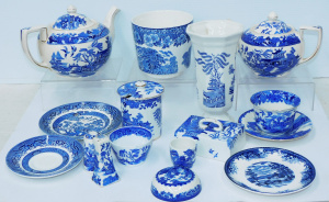 Lot 203 - Group lot vintage Blue & White ceramics mostly willow pattern inc Lot 203 - Group lot vintage Blue & White ceramics mostly willow pattern inc