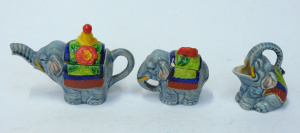 Lot 225 - 3 pce 1930s Japanese Mararumo ware Elephant Cruet set - Largest 3 4cm