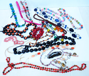 Lot 89 - Group lot Ladies Costume jewellery - mostly necklaces inc Glass, Resin