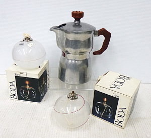 Lot 113 - Group lot items inc, Italian 1960s Caffexpress Coffee Peculator &