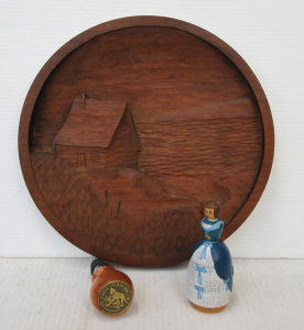 Lot 138 - 3 x Carved Tasmanian Wooden items - Huon pine Bottle Stop w Tassie Tig