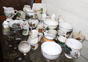 Lot 71 - Small box lot - Vintage Souvenir & Crested Ware China - Mainly Aust
