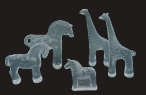 Lot 89 - Group lot vintage Scandinavian Glass Animals inc Kosta Boda Giraffes, H