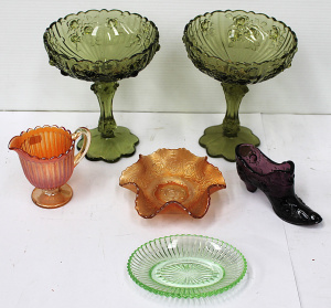 Lot 106 - Group lot of Vintage Glass items inc, Pair Fenton Green Cabbage rose c Lot 106 - Group lot of Vintage Glass items inc, Pair Fenton Green Cabbage rose c