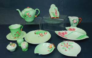 Lot 124 - Group lot Vintage Green Glaze Carlton Ware inc Foxglove Toast rack, Pr