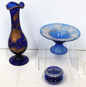 Lot 131 - 3 pces Victorian Blue Hand painted glass inc Pedestal bowl w matching Lot 131 - 3 pces Victorian Blue Hand painted glass inc Pedestal bowl w matching