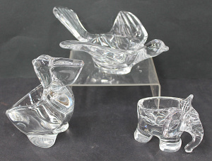 Lot 186 - 3 Art Glass Animal Figural Bowls Inc Vannes Elephant and Cristalleries