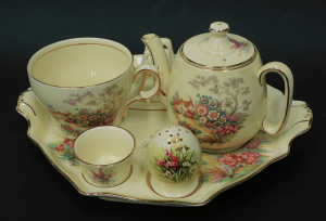 Lot 216 - Vintage Royal Winton Breakfast Teaset - Cottage pattern with matched Lot 216 - Vintage Royal Winton Breakfast Teaset - Cottage pattern with matched