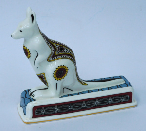 Lot 229 - Vintage Wedgwood china Kangaroo figure - Noahs Ark Series 14cm H Lot 229 - Vintage Wedgwood china Kangaroo figure - Noahs Ark Series 14cm H