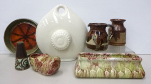 Group lot of Australian & English Pottery inc, Pates, Elke, Wirilda, Dyson a
