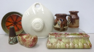 Group lot of Australian & English Pottery inc, Pates, Elke, Wirilda, Dyson a