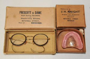 Lot 130 - 2 x boxed items from Businesses in Mitchell St Bendigo - Pair Glasses