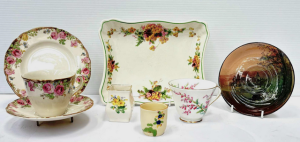 Lot 157 - Grp vintage Royal Doulton incl English Rose trio, square Wattle plate,