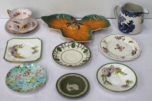 Lot 193 - Mixed Lot of Quality English Porcelain Inc Shelley Trio, Wedgwood, Roy
