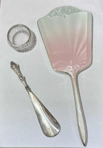 Lot 197 - 3 x pces Silver - enamelled hand mirror Bham 1948, shoe horn Bham 1905 Lot 197 - 3 x pces Silver - enamelled hand mirror Bham 1948, shoe horn Bham 1905