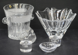Lot 203 - Small Shelf of Modern Crystal and Glass, Including Substantial Orrefor Lot 203 - Small Shelf of Modern Crystal and Glass, Including Substantial Orrefor