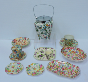 Lot 205 - Group lot of Vintage all over floral chins inc Midwinter Biscuit barre