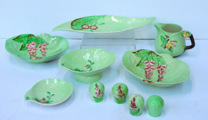 Lot 207 - Group lot vintage Carlton Ware Green Glaze inc Foxglove Bowls, Salt &a Lot 207 - Group lot vintage Carlton Ware Green Glaze inc Foxglove Bowls, Salt &a