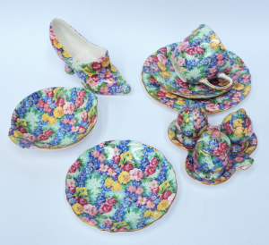 Lot 228 - Group lot Vintage Royal Winton Chintz - Julia Pattern, 4 pce Cruet Set Lot 228 - Group lot Vintage Royal Winton Chintz - Julia Pattern, 4 pce Cruet Set