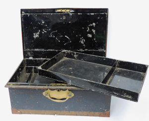 Lot 60 - Large vintage Metal Cash Box w 2 x Internal Floating Trays, later brass