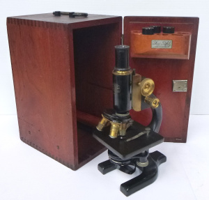 Lot 98 - Early 20thC American made vintage microscope by Spencer, Buffalo, in la