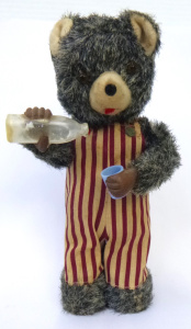 Lot 119 - 1950s Alps Japanese Clockwork Mechanical Thirsty Bear Toy, working ord