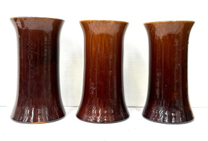 Lot 158 - 3 x vintage Bendigo Pottery Rockingham glaze cylinder vases - 25cms H