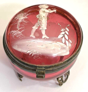 Lot 170 - c1890 small Mary Gregory round ruby glass Trinket Box with gilt metal