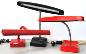 Lot 31 - 3 x Vintage Fluorescent Plastic Red & Black Desk Lamps incl Hanimex