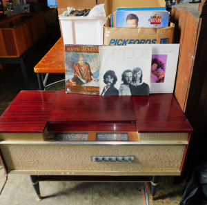 Lot 64 - Group lot - 1970s MCM HMV Radiogram + Box of Vintage Vinyl Lp Records i