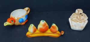 Lot 150 - 3 pces vintage Novelty items inc German ceramic Banana based cruet set