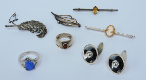 Lot 176 - Grp silver jewellery - pr Danish cufflinks, Cameo & yellow stone b