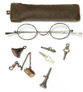 Lot 181 - Grp - vintage fob watch keys, fob chain for napkin, fob seal, 2 watch