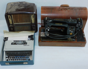 Lot 62 - Vintage Travel Singer Sewing Machine, Olivetti Dora Travel Typewriter, Lot 62 - Vintage Travel Singer Sewing Machine, Olivetti Dora Travel Typewriter,