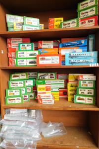 Lot 75 - Large Lot - heaps vintage Empty HO Guage Model Railway Boxes - various Lot 75 - Large Lot - heaps vintage Empty HO Guage Model Railway Boxes - various