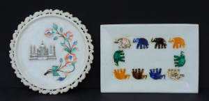 Lot 93 - 2 pces Indian Pietra Dura Style Marble inc Trivet with image of The Taj Lot 93 - 2 pces Indian Pietra Dura Style Marble inc Trivet with image of The Taj