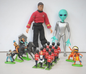 Lot 157 - Group lot Vintage Toy Figures inc Britains Figures - Indians, Soldiers