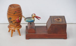 Lot 168 - 2 x Novelty Tobacco items inc Bird Cigarette dispenser & Wine barr
