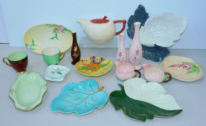 Lot 196 - Group lot vintage Carlton ware inc Rouge Royal Bud Vase, 2 x Pink Rose