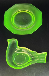 Lot 221 - 2 pces Vintage Uranium glass inc Bird Dish & Octagonal plate 15cm Lot 221 - 2 pces Vintage Uranium glass inc Bird Dish & Octagonal plate 15cm
