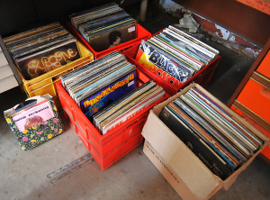 Lot 22 - Group Lot of Assorted Vinyl LPs & Singles incl Compilations, Musica