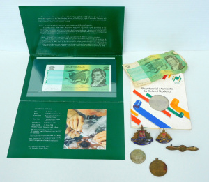 Lot 25 - Group lot Australian Currency & Badges & Medallions inc Reserve