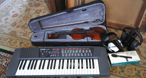 Lot 33 - Lot of Musical Instruments & Equipment incl Casio CTK 200 Electric