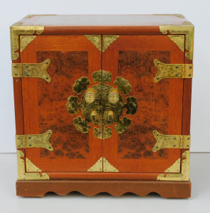 Lot 64 - Hardwood Veneer Oriental Jewellery Cabinet with Brass corners & fit